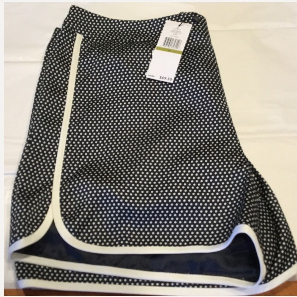 Tommy Pipe Trim Polka Dotted Casual walking shorts - Picture 2 of 7